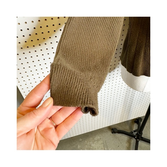 MNG MANGO | Knitted Sweater With Half Button Detail Sz. XL - Picture 7 of 9